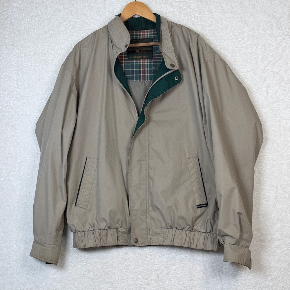 Vintage Members Only Men's Beige Jacket with Green Lining